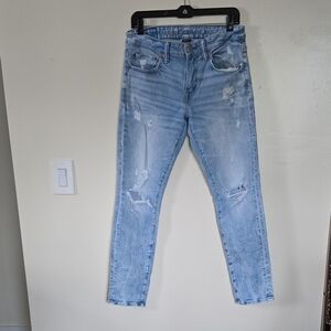 AMERICAN EAGLE Men's Light Blue Distressed Jeans 31x30